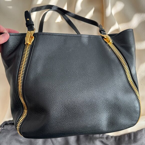 Tom Ford "Sedgwick" Tote in Black Pebbled Leather - Picture 6 of 17